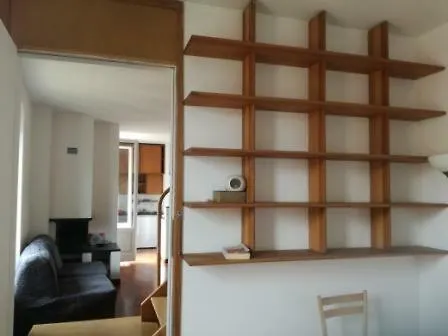 Due Livelli Confortevole E Luminoso Apartament Mediolan