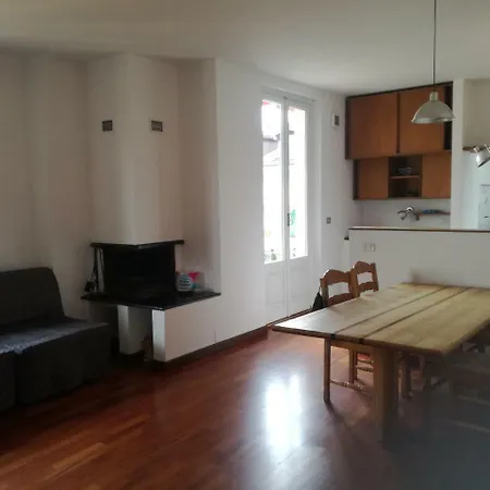 Due Livelli Confortevole E Luminoso Apartament
